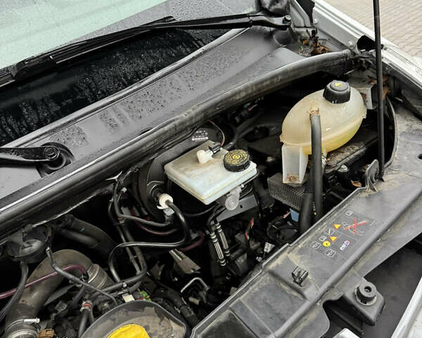 Белый Рено Мастер, объемом двигателя 2.3 л и пробегом 239 тыс. км за 17200 $, фото 32 на Automoto.ua