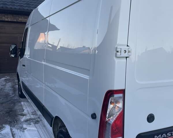 Белый Рено Мастер, объемом двигателя 2.3 л и пробегом 290 тыс. км за 15300 $, фото 8 на Automoto.ua