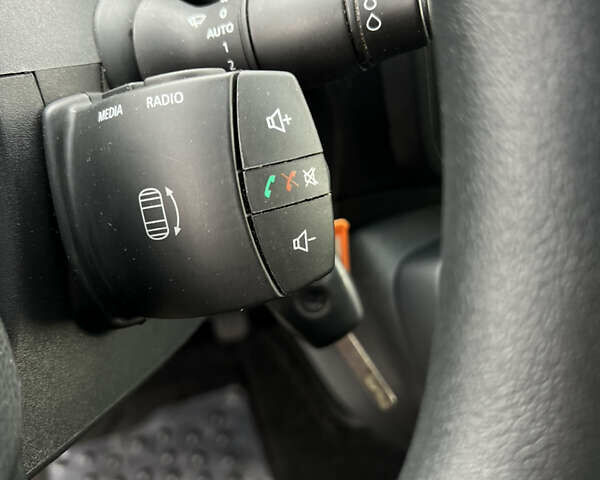 Білий Рено Мастєр, об'ємом двигуна 2.3 л та пробігом 360 тис. км за 17500 $, фото 20 на Automoto.ua