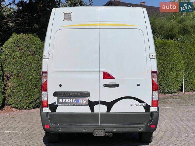 Белый Рено Мастер, объемом двигателя 2.3 л и пробегом 326 тыс. км за 13900 $, фото 5 на Automoto.ua