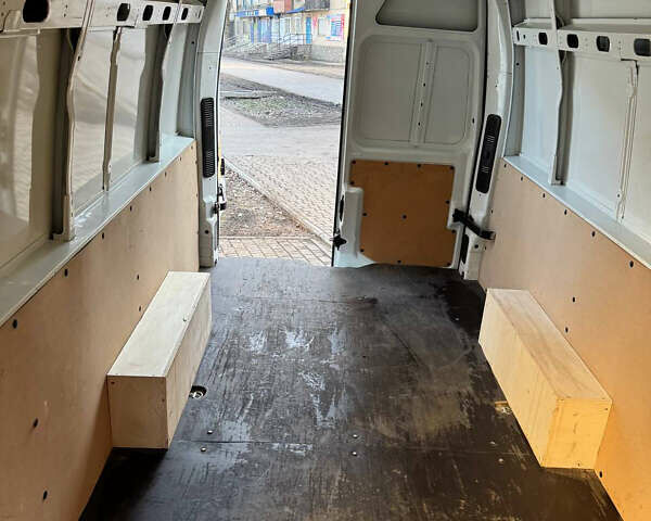 Белый Рено Мастер, объемом двигателя 2.3 л и пробегом 315 тыс. км за 18000 $, фото 5 на Automoto.ua