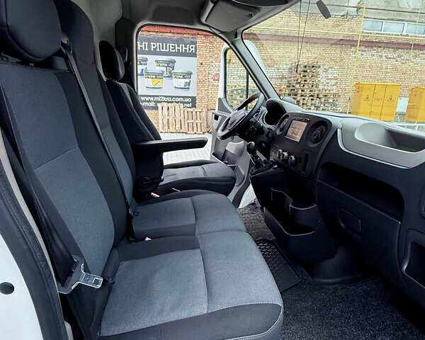 Белый Рено Мастер, объемом двигателя 2.3 л и пробегом 273 тыс. км за 14000 $, фото 12 на Automoto.ua