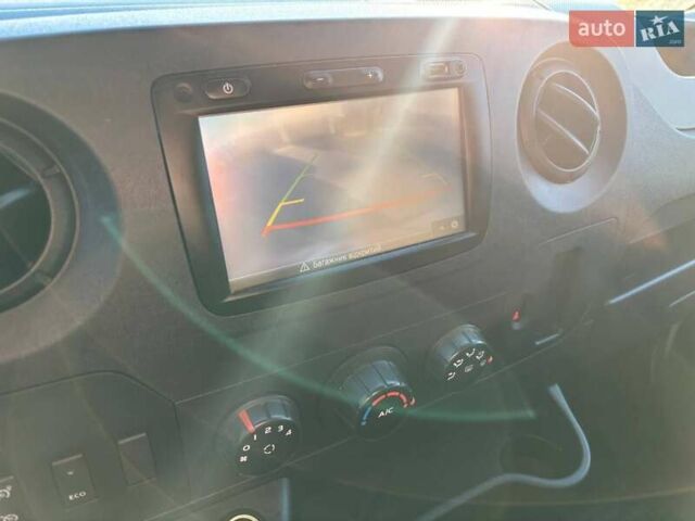 Белый Рено Мастер, объемом двигателя 2.3 л и пробегом 293 тыс. км за 14800 $, фото 10 на Automoto.ua