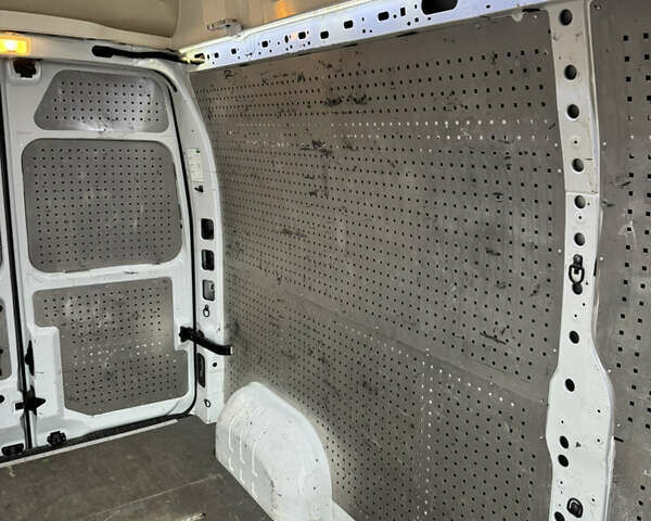 Белый Рено Мастер, объемом двигателя 2.3 л и пробегом 239 тыс. км за 17200 $, фото 24 на Automoto.ua