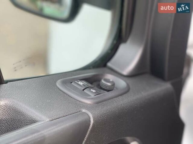 Білий Рено Мастєр, об'ємом двигуна 2.3 л та пробігом 320 тис. км за 14200 $, фото 19 на Automoto.ua