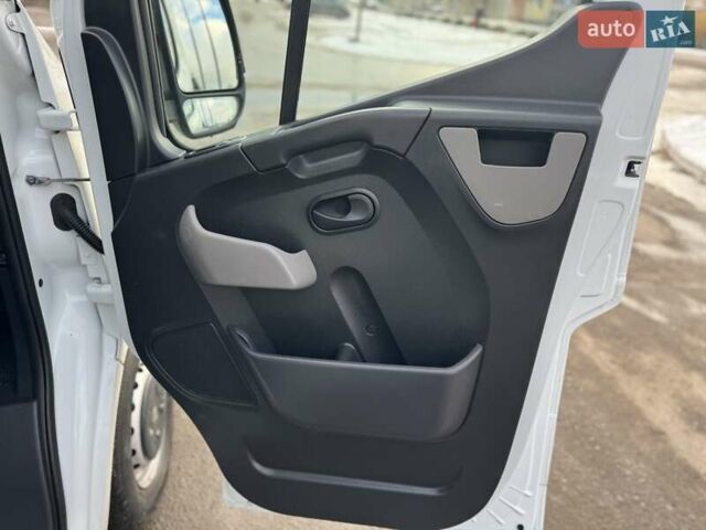 Білий Рено Мастєр, об'ємом двигуна 2.3 л та пробігом 187 тис. км за 16900 $, фото 43 на Automoto.ua