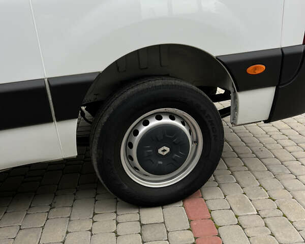 Белый Рено Мастер, объемом двигателя 2.3 л и пробегом 360 тыс. км за 17500 $, фото 29 на Automoto.ua