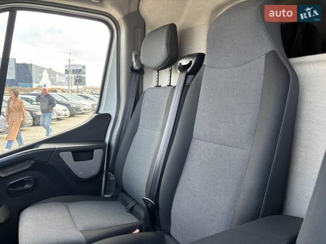 Белый Рено Мастер, объемом двигателя 2.3 л и пробегом 294 тыс. км за 15340 $, фото 24 на Automoto.ua