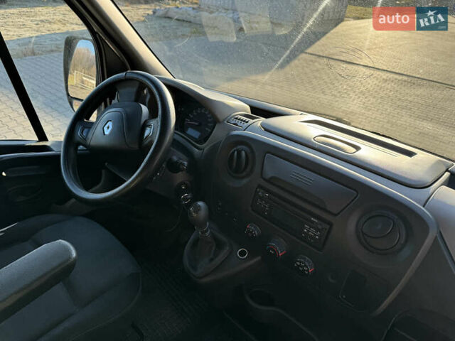 Белый Рено Мастер, объемом двигателя 2.3 л и пробегом 455 тыс. км за 11500 $, фото 4 на Automoto.ua