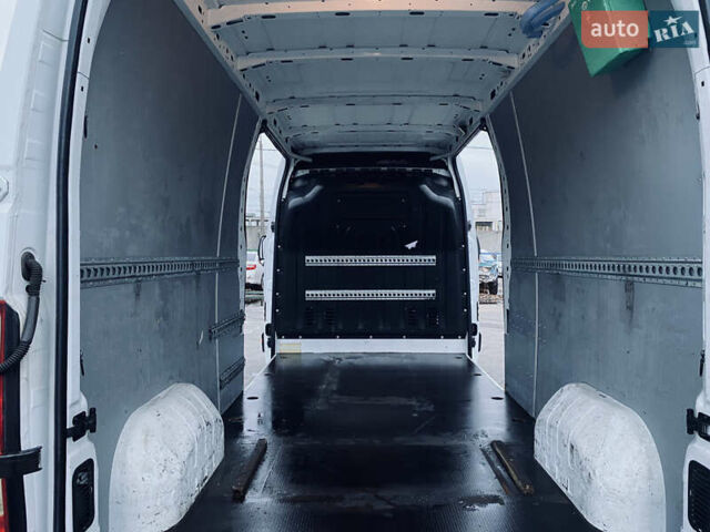 Белый Рено Мастер, объемом двигателя 2.3 л и пробегом 378 тыс. км за 13700 $, фото 10 на Automoto.ua