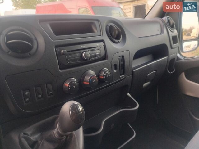 Белый Рено Мастер, объемом двигателя 2.3 л и пробегом 204 тыс. км за 16700 $, фото 10 на Automoto.ua