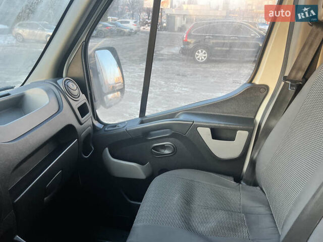 Белый Рено Мастер, объемом двигателя 2.3 л и пробегом 470 тыс. км за 12900 $, фото 14 на Automoto.ua