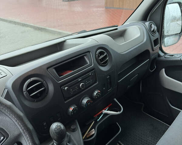 Белый Рено Мастер, объемом двигателя 2.3 л и пробегом 239 тыс. км за 17200 $, фото 16 на Automoto.ua