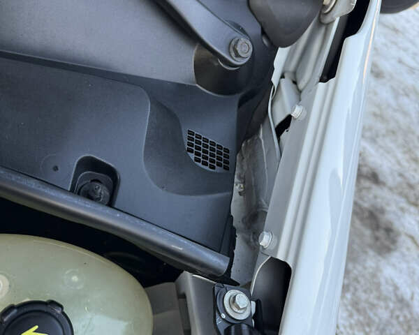 Белый Рено Мастер, объемом двигателя 2.3 л и пробегом 292 тыс. км за 16500 $, фото 117 на Automoto.ua