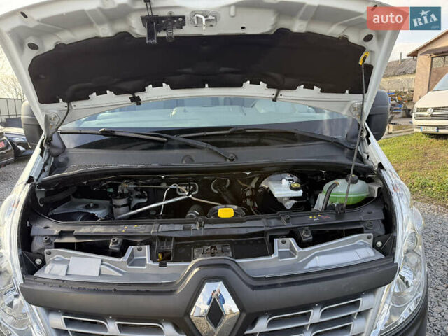 Белый Рено Мастер, объемом двигателя 2.3 л и пробегом 250 тыс. км за 15800 $, фото 21 на Automoto.ua