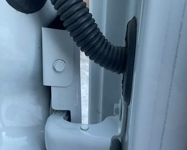 Белый Рено Мастер, объемом двигателя 2.3 л и пробегом 290 тыс. км за 15300 $, фото 41 на Automoto.ua