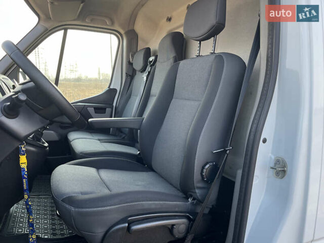 Білий Рено Мастєр, об'ємом двигуна 2.3 л та пробігом 247 тис. км за 17600 $, фото 11 на Automoto.ua
