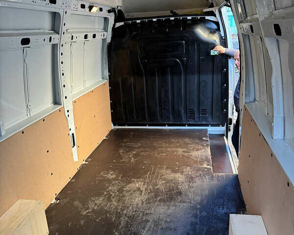 Белый Рено Мастер, объемом двигателя 2.3 л и пробегом 315 тыс. км за 18000 $, фото 4 на Automoto.ua