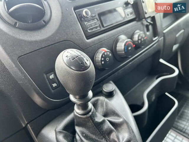 Рено Мастер 2017 в Бердичеве на Automoto.ua Белый Рено Мастер, объемом двигателя 2.3 л и пробегом 210 тыс. км за 16900 $, фото 12 на Automoto.ua