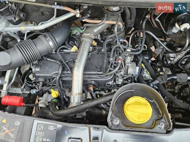 Рено Мастер 2017 в Дрогобыче на Automoto.ua Белый Рено Мастер, объемом двигателя 2.3 л и пробегом 325 тыс. км за 17500 $, фото 15 на Automoto.ua