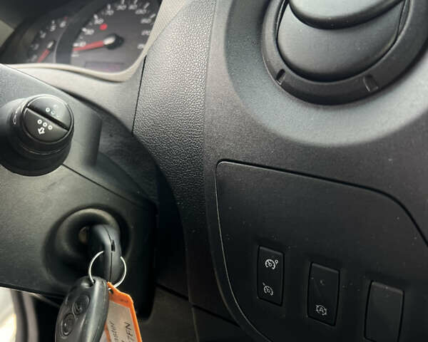 Білий Рено Мастєр, об'ємом двигуна 2.3 л та пробігом 360 тис. км за 17500 $, фото 19 на Automoto.ua