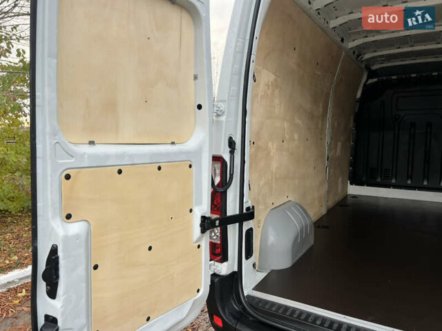 Рено Мастер 2017 в Бердичеве на Automoto.ua Белый Рено Мастер, объемом двигателя 2.3 л и пробегом 210 тыс. км за 16900 $, фото 31 на Automoto.ua
