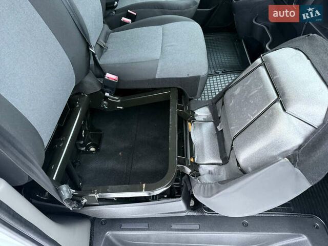 Белый Рено Мастер, объемом двигателя 2.3 л и пробегом 280 тыс. км за 17500 $, фото 60 на Automoto.ua