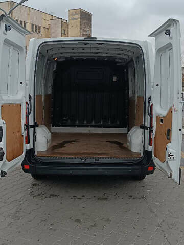 Белый Рено Мастер, объемом двигателя 2.3 л и пробегом 162 тыс. км за 12000 $, фото 8 на Automoto.ua