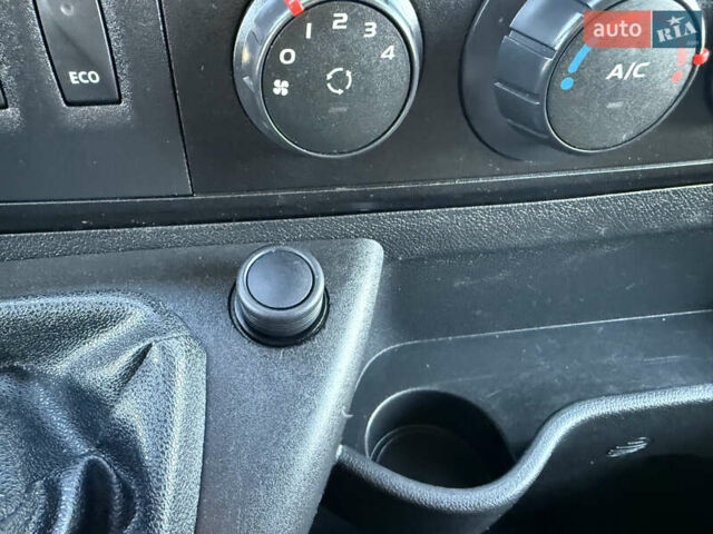 Білий Рено Мастєр, об'ємом двигуна 0 л та пробігом 217 тис. км за 19700 $, фото 49 на Automoto.ua