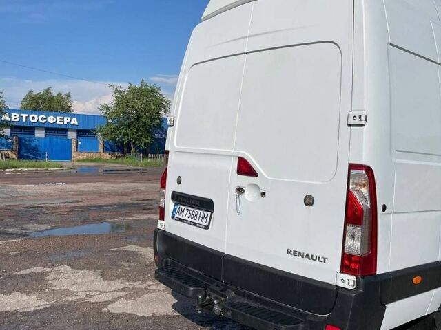 Белый Рено Мастер, объемом двигателя 2.3 л и пробегом 480 тыс. км за 16200 $, фото 3 на Automoto.ua