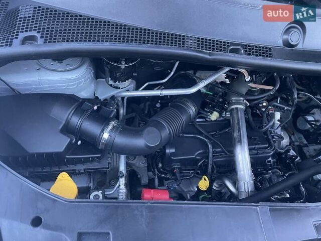 Белый Рено Мастер, объемом двигателя 2.3 л и пробегом 290 тыс. км за 15300 $, фото 44 на Automoto.ua