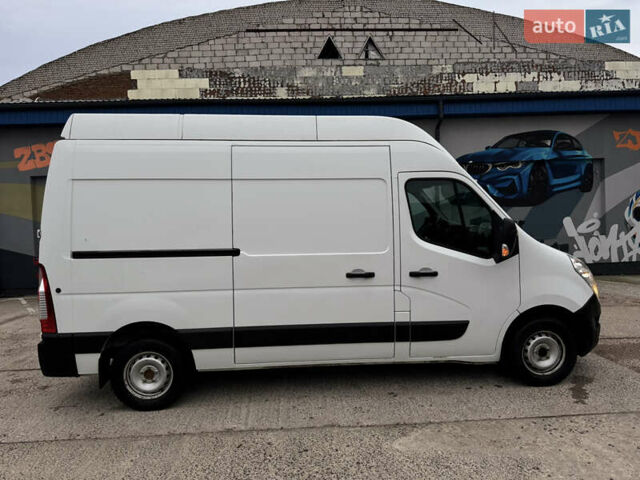 Белый Рено Мастер, объемом двигателя 2.3 л и пробегом 80 тыс. км за 16999 $, фото 4 на Automoto.ua