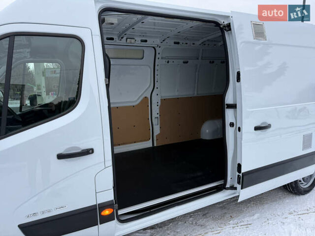Белый Рено Мастер, объемом двигателя 2.3 л и пробегом 280 тыс. км за 17500 $, фото 81 на Automoto.ua