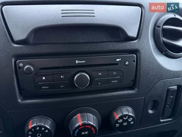 Белый Рено Мастер, объемом двигателя 2.3 л и пробегом 290 тыс. км за 17799 $, фото 34 на Automoto.ua