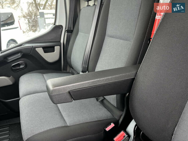 Белый Рено Мастер, объемом двигателя 2.3 л и пробегом 250 тыс. км за 17900 $, фото 27 на Automoto.ua