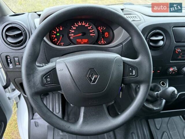 Белый Рено Мастер, объемом двигателя 2.3 л и пробегом 290 тыс. км за 17799 $, фото 24 на Automoto.ua