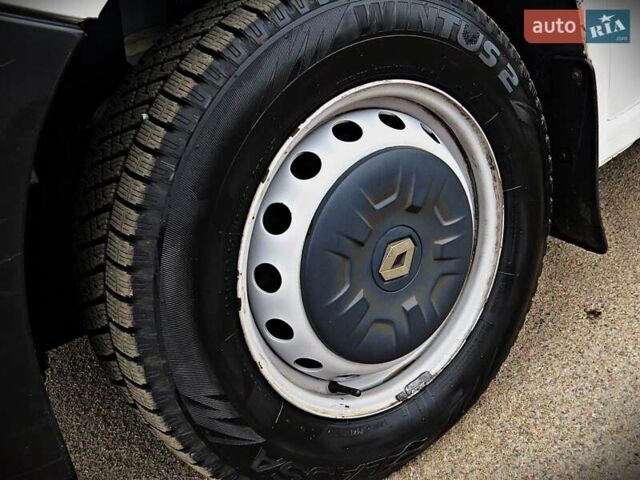 Білий Рено Мастєр, об'ємом двигуна 2.3 л та пробігом 288 тис. км за 14700 $, фото 4 на Automoto.ua