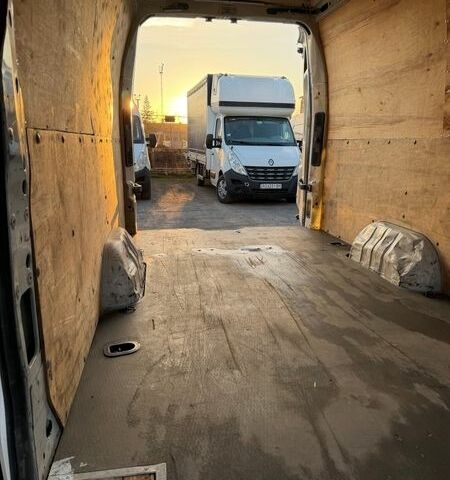 Белый Рено Мастер, объемом двигателя 2.3 л и пробегом 635 тыс. км за 15800 $, фото 18 на Automoto.ua