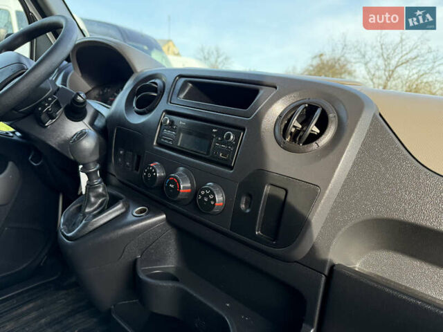 Белый Рено Мастер, объемом двигателя 2.3 л и пробегом 250 тыс. км за 15800 $, фото 17 на Automoto.ua