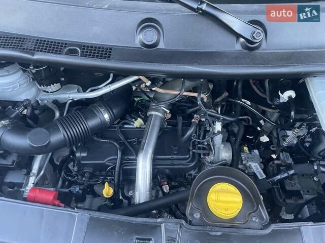 Белый Рено Мастер, объемом двигателя 2.3 л и пробегом 290 тыс. км за 15300 $, фото 45 на Automoto.ua