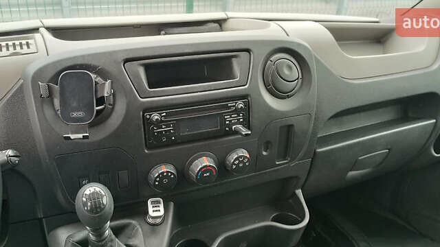 Белый Рено Мастер, объемом двигателя 2.3 л и пробегом 162 тыс. км за 12000 $, фото 5 на Automoto.ua