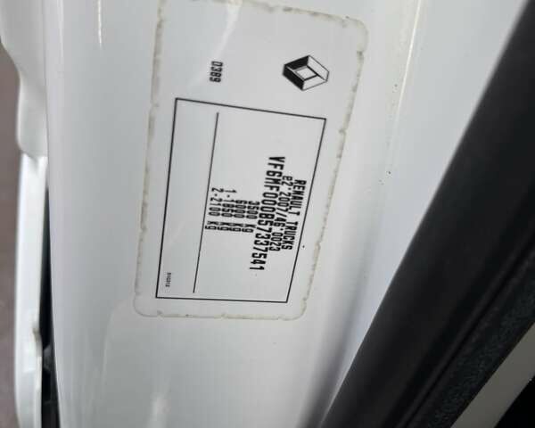 Білий Рено Мастєр, об'ємом двигуна 2.3 л та пробігом 187 тис. км за 16900 $, фото 50 на Automoto.ua