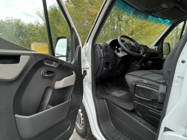 Белый Рено Мастер, объемом двигателя 2.3 л и пробегом 485 тыс. км за 12600 $, фото 7 на Automoto.ua