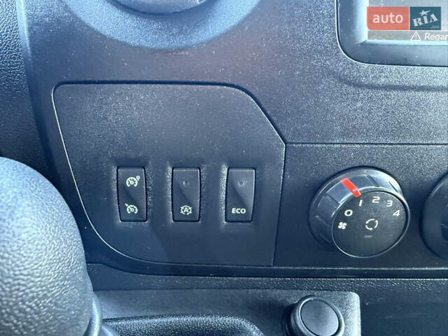 Білий Рено Мастєр, об'ємом двигуна 0 л та пробігом 217 тис. км за 19700 $, фото 46 на Automoto.ua