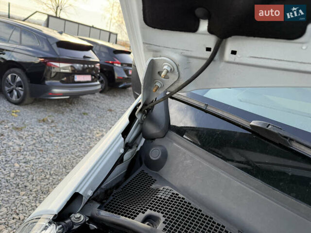 Белый Рено Мастер, объемом двигателя 2.3 л и пробегом 250 тыс. км за 15800 $, фото 20 на Automoto.ua