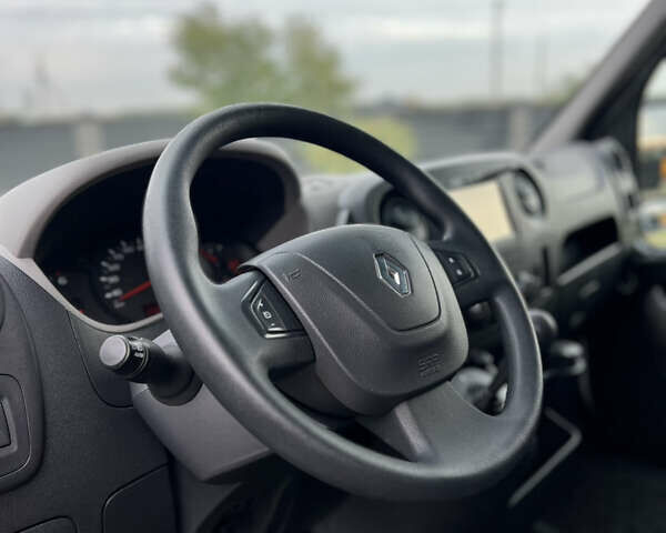 Белый Рено Мастер, объемом двигателя 2.3 л и пробегом 360 тыс. км за 17500 $, фото 10 на Automoto.ua