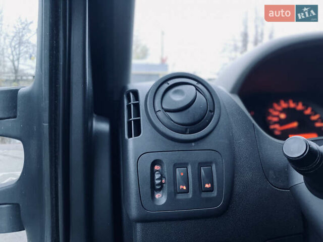 Белый Рено Мастер, объемом двигателя 2.3 л и пробегом 378 тыс. км за 13700 $, фото 17 на Automoto.ua