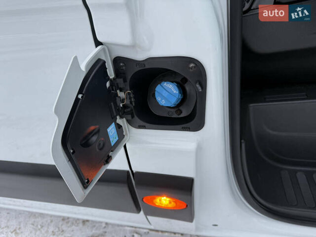 Белый Рено Мастер, объемом двигателя 2.3 л и пробегом 280 тыс. км за 17500 $, фото 63 на Automoto.ua