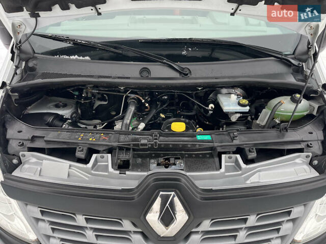 Білий Рено Мастєр, об'ємом двигуна 0 л та пробігом 250 тис. км за 17900 $, фото 44 на Automoto.ua