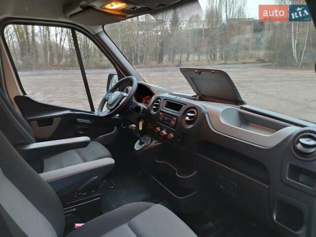 Белый Рено Мастер, объемом двигателя 2.3 л и пробегом 314 тыс. км за 13900 $, фото 15 на Automoto.ua